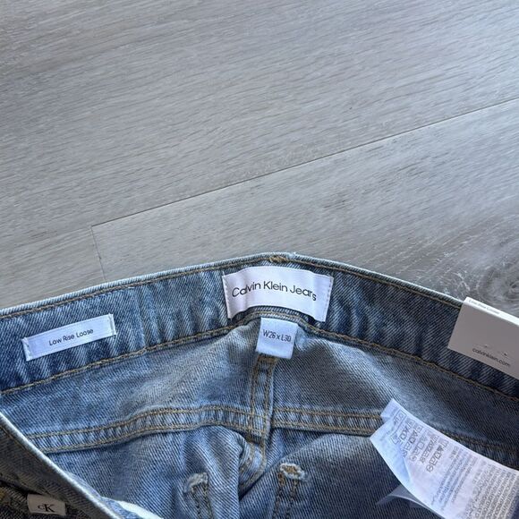 Calvin Klein Jeans Low Rise Loose blue Jeans size 26X30 NWT in packaging - Picture 11 of 12